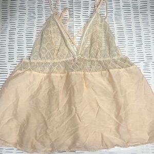 Victoria’s Secret romantic top intimates